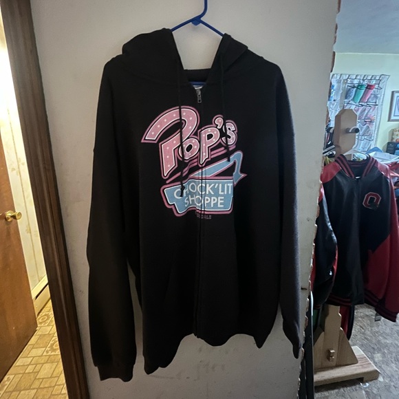 Riverdale Pops Chock’Lit Shoppe Zip Up Hoodie - Picture 1 of 1